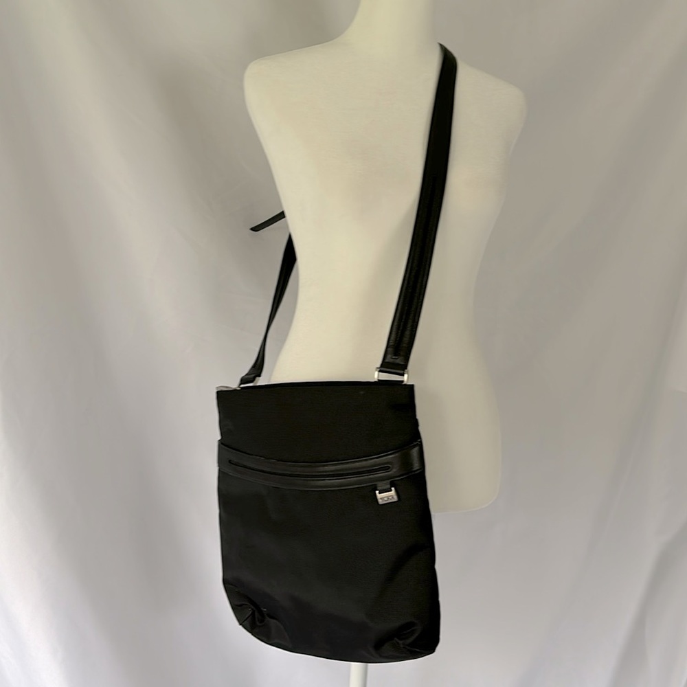 TUMI Women’s Black Nylon Shoulder Bag with Leather Strap
